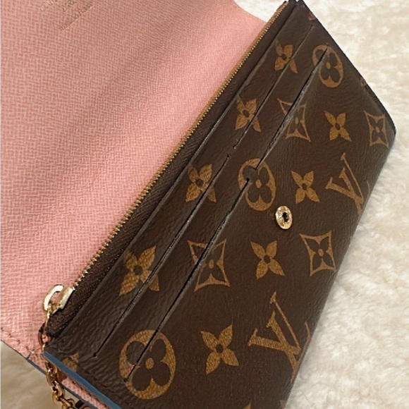 Authentic Louis Vuitton Bloom Flower Wallet✨ - Picture 8 of 16